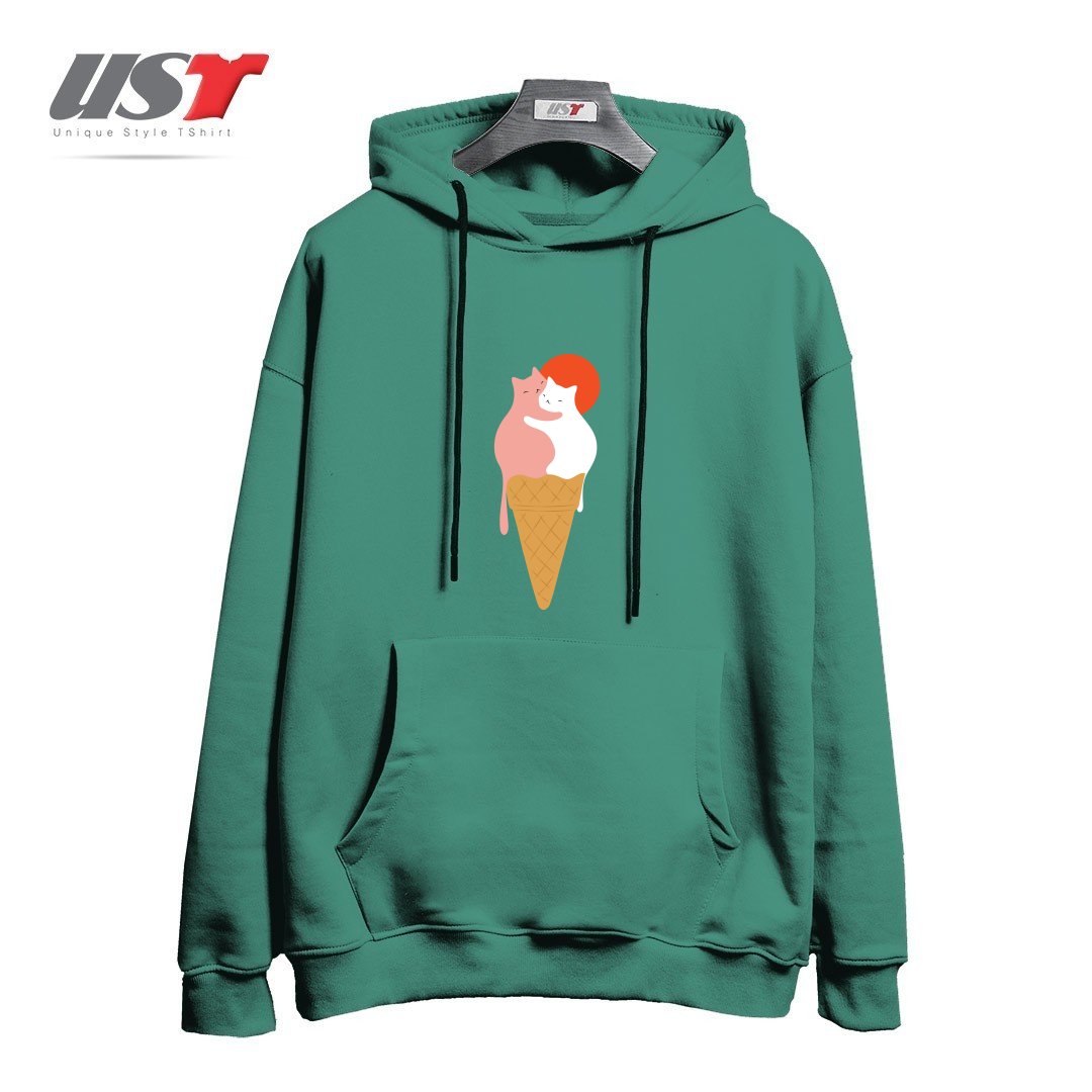 هودی اورسایز طرح STRAWBERRY HUG VANILLA