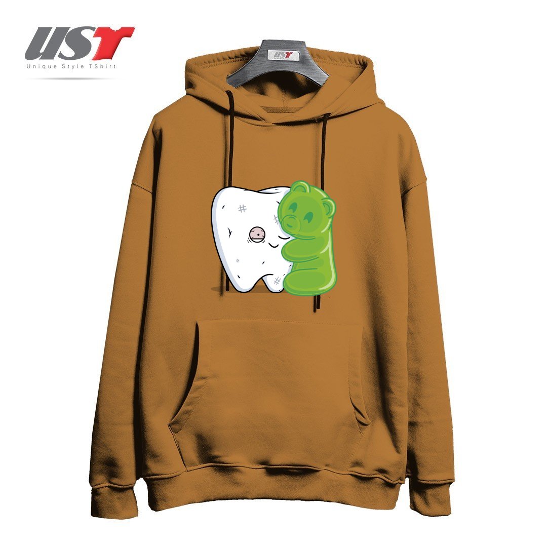 طرح GUMMY HUG! هودی اورسایزرنگ نسکافه ای