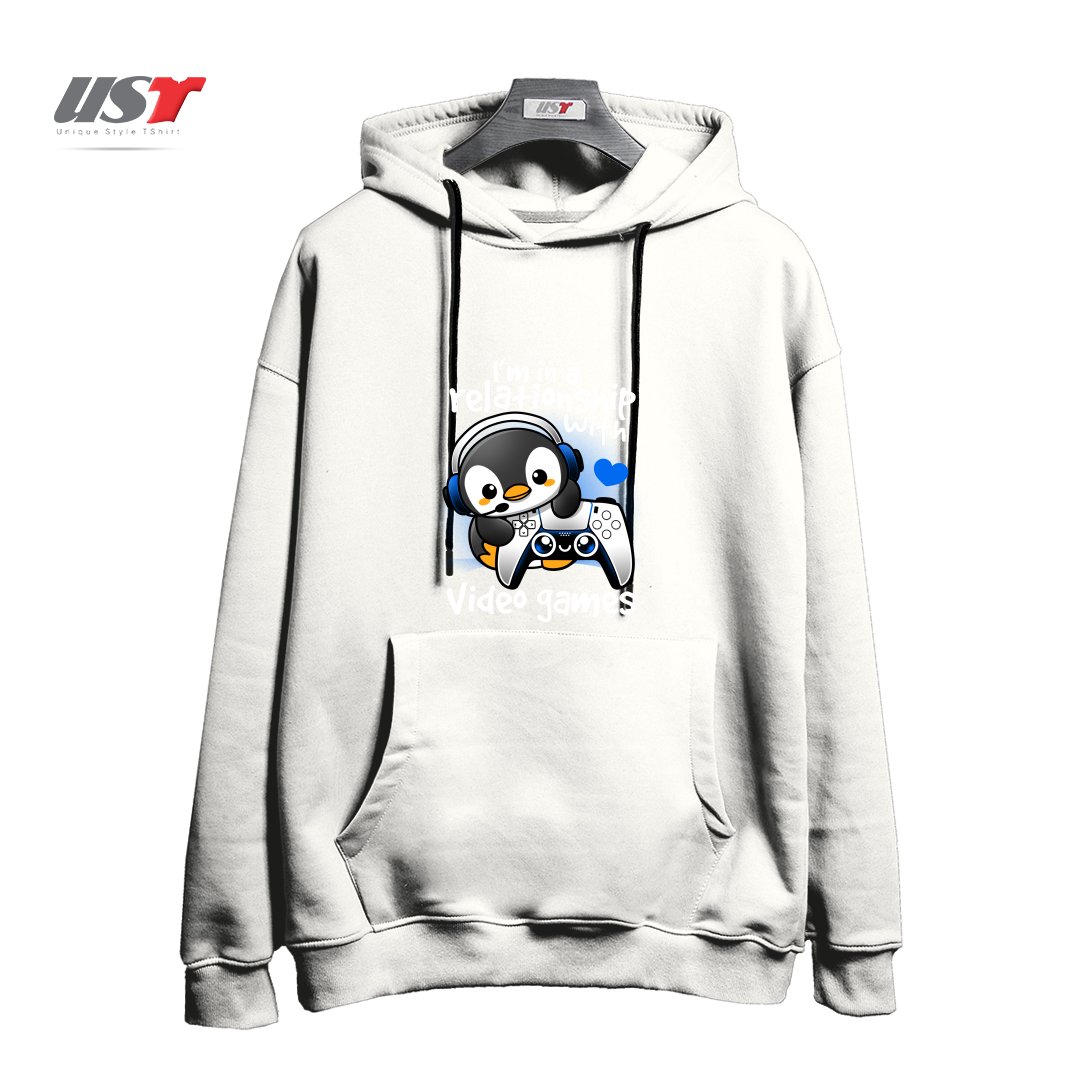 طرح PENGUIN RELATIONSHIP WITH VIDEO GAMES هودی اورسایزرنگ سفید