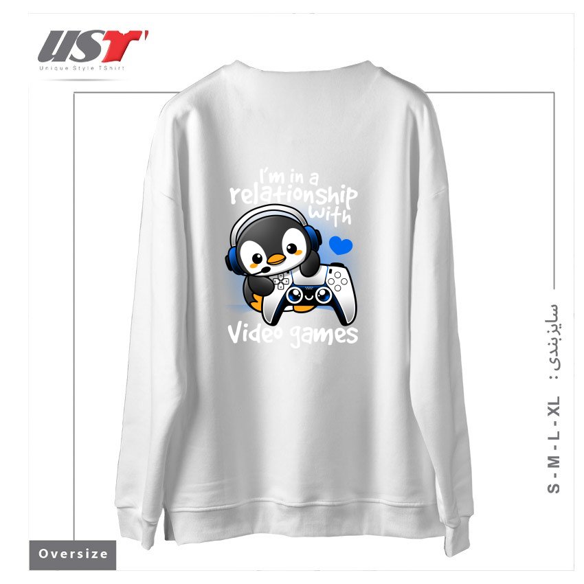 طرح PENGUIN RELATIONSHIP WITH VIDEO GAMES سوییشرت اورسایزرنگ سفید