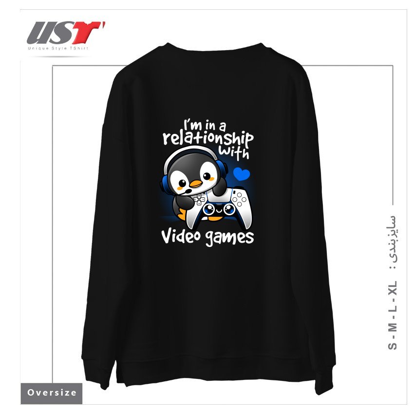 طرح PENGUIN RELATIONSHIP WITH VIDEO GAMES سوییشرت اورسایزرنگ مشکی