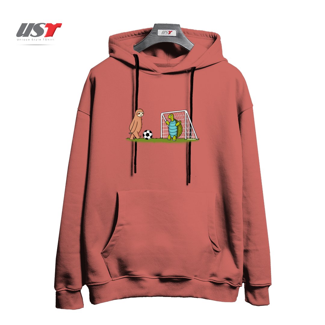 طرح SLOTH AND TURTLE FOOTBALL2 هودی اورسایزرنگ آجری