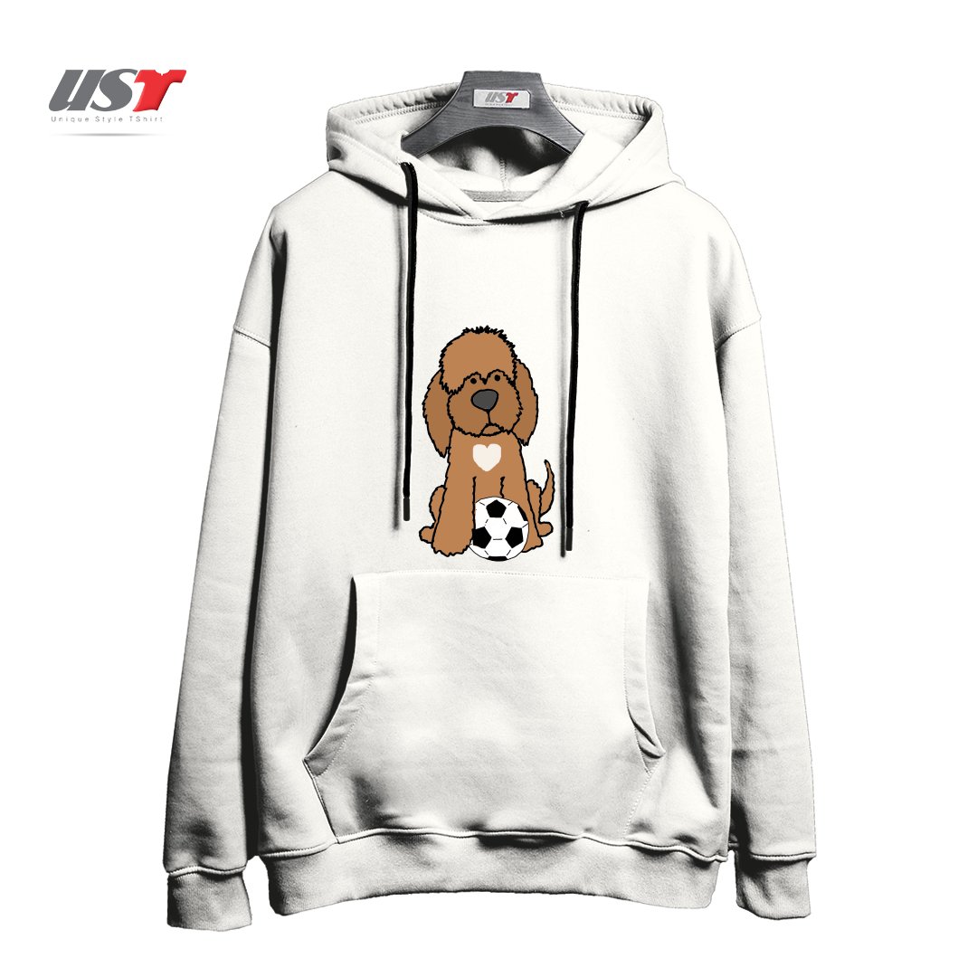 طرح FUNNY CHOCOLATE LABRADOODLE DOG PLAYING SOCCER هودی اورسایزرنگ سفید