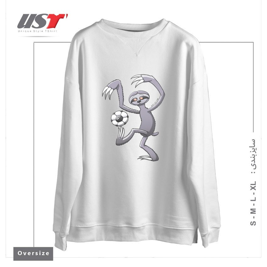 طرح COOL SLOTH MAKING A BIG EFFORT TO WAKE UP AND PLAY SOCCER سوییشرت اورسایزرنگ سفید