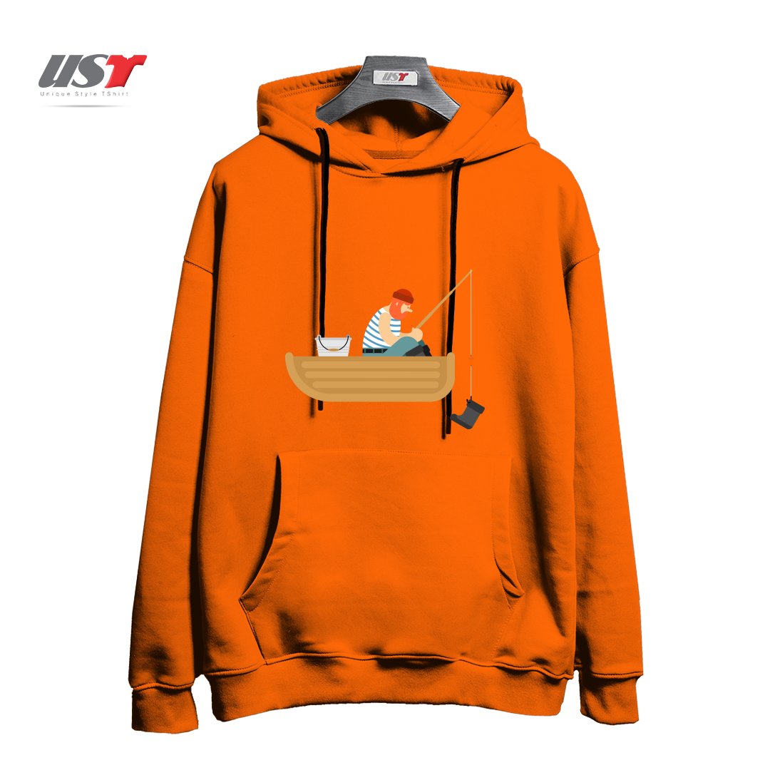 طرح FISHERMAN ON BOAT FISHING BOOT. FISHING ROD AND SHOE هودی اورسایزرنگ نارنجی