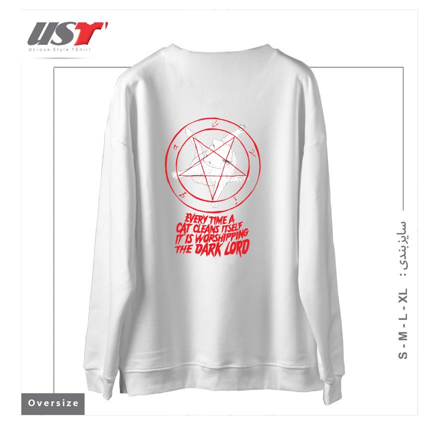 طرح EVERY TIME A CAT CLEANS ITSELF IT IS WORSHIPPING THE DARK LORD سوییشرت اورسایزرنگ سفید
