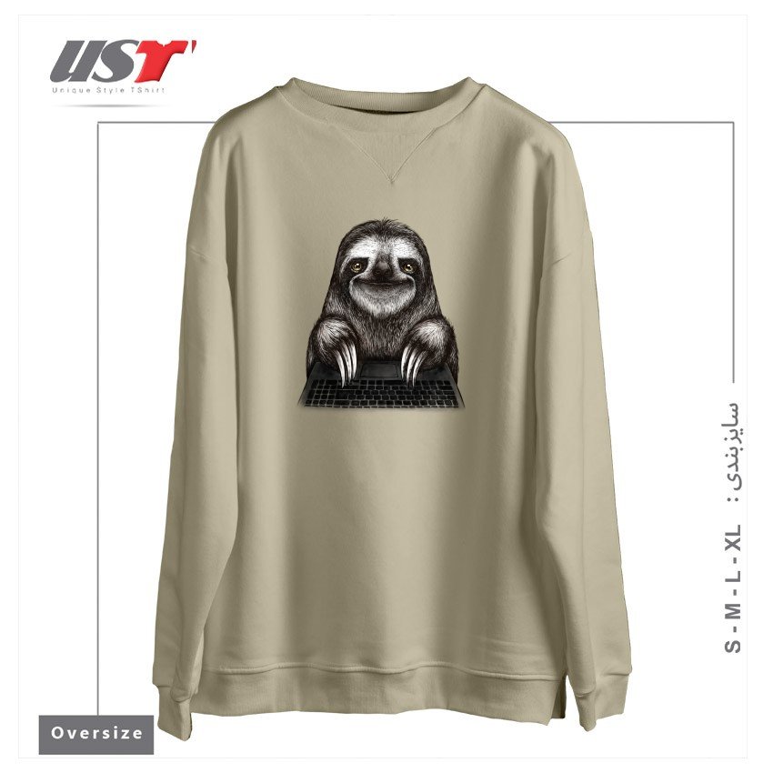 سوییشرت اورسایز طرح SMILING SLOTH WITH LAPTOP