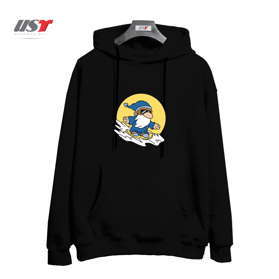 طرح GNOME ON SNOWBOARD هودی اورسایزرنگ مشکی