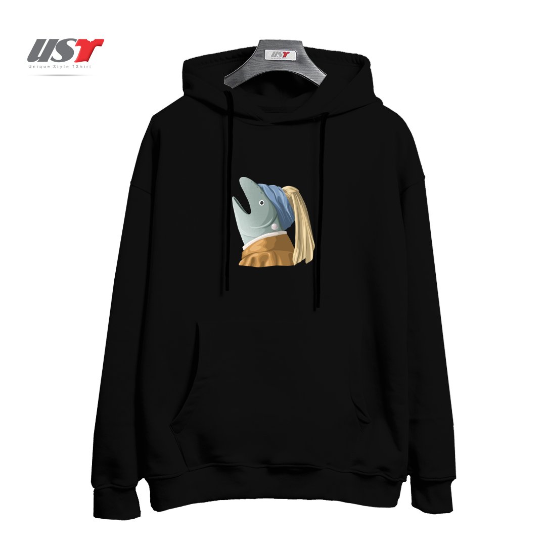 طرح FISH WITH PEARL EARRING هودی اورسایزرنگ مشکی