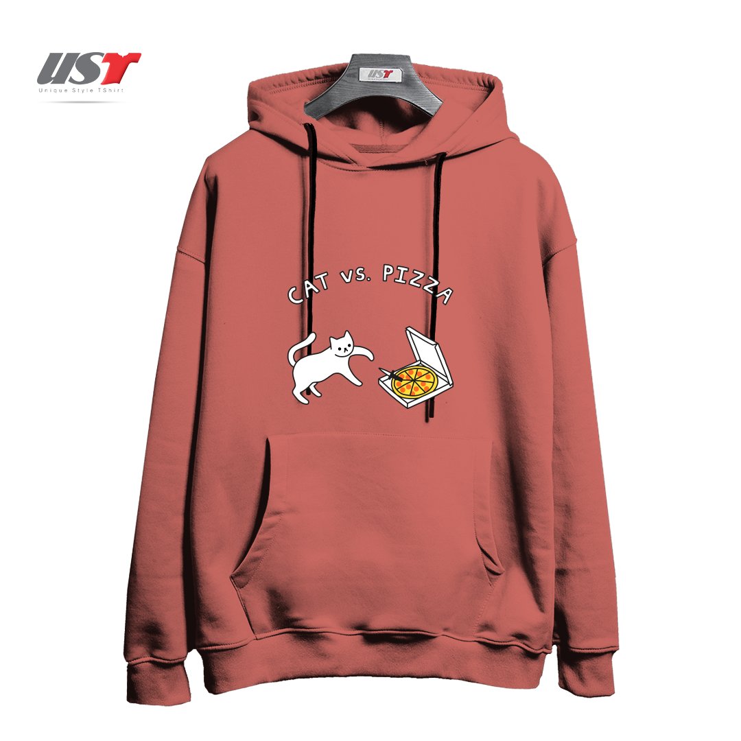 طرح CAT VS. PIZZA هودی اورسایزرنگ آجری